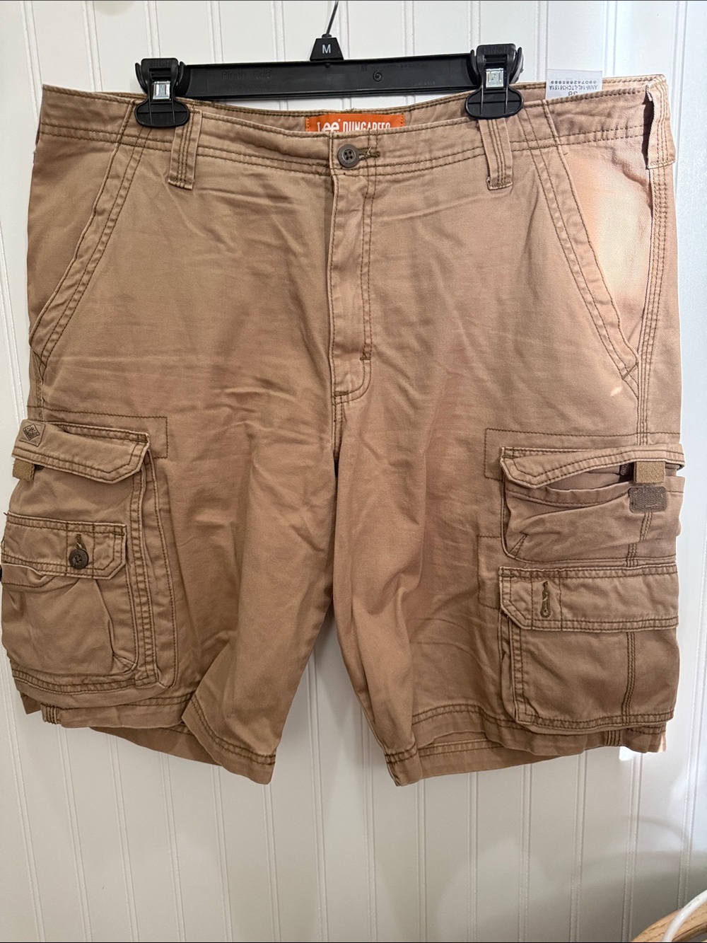 Lee Dungareeo cargo Tan 36 Shorts with Multiple Pockets